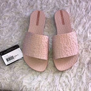 IPANEMA USA PINK FLATS SANDALS
